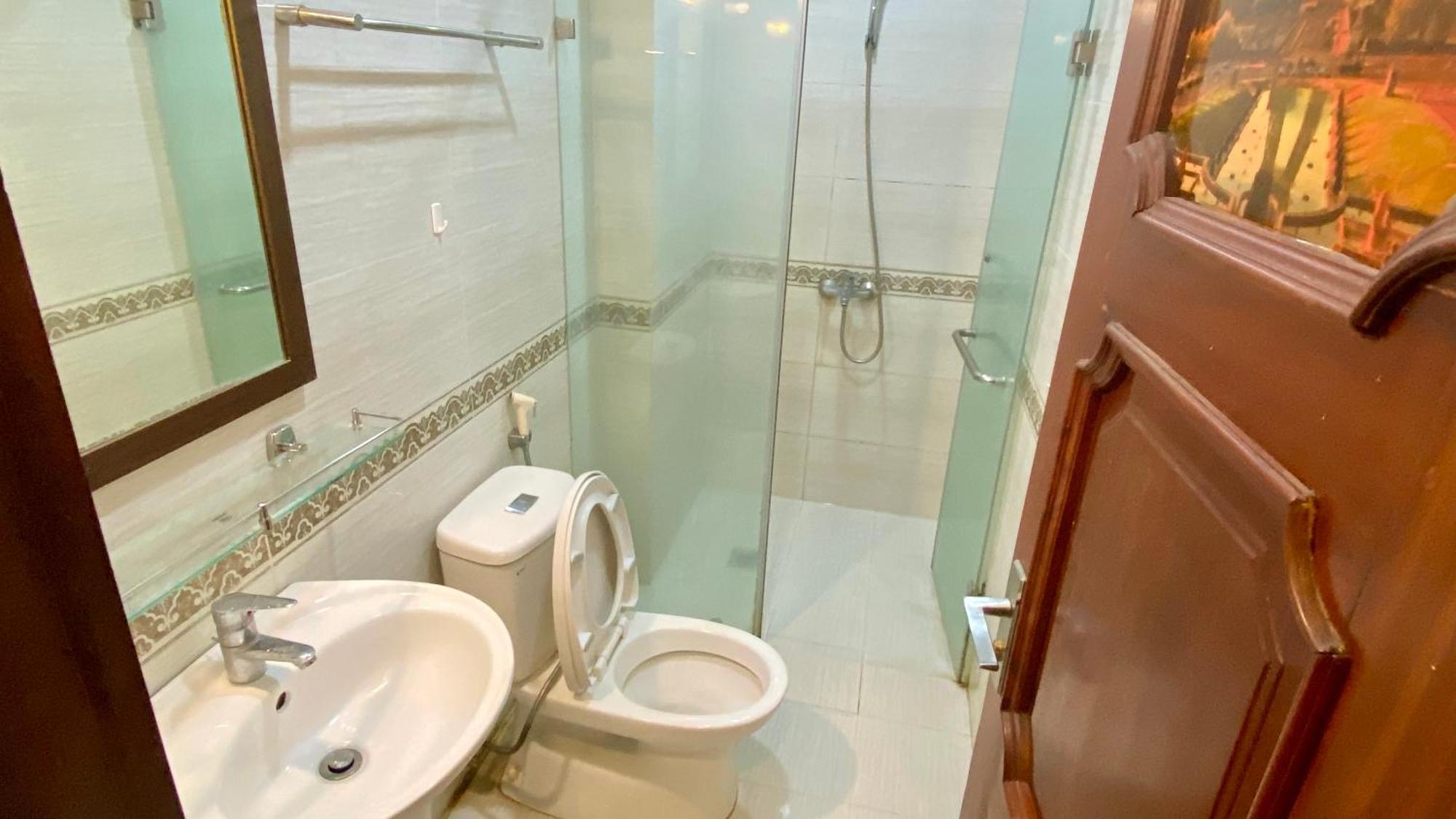 Khách sạn hẻo lánh Era Dong Cac Hà Nội